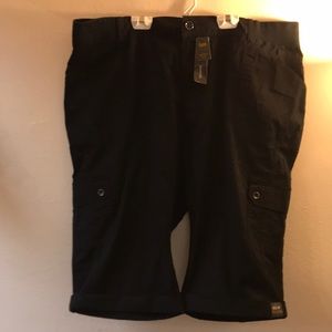 Lee Women’s Size 24W Black Mid Rise Relaxed Fit Skimmer Cargo